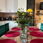 Mis Family House з чаном та сауною Apartment