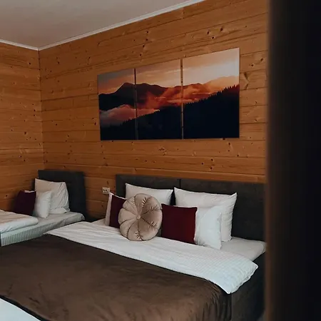 Mis Family House з чаном та сауною *